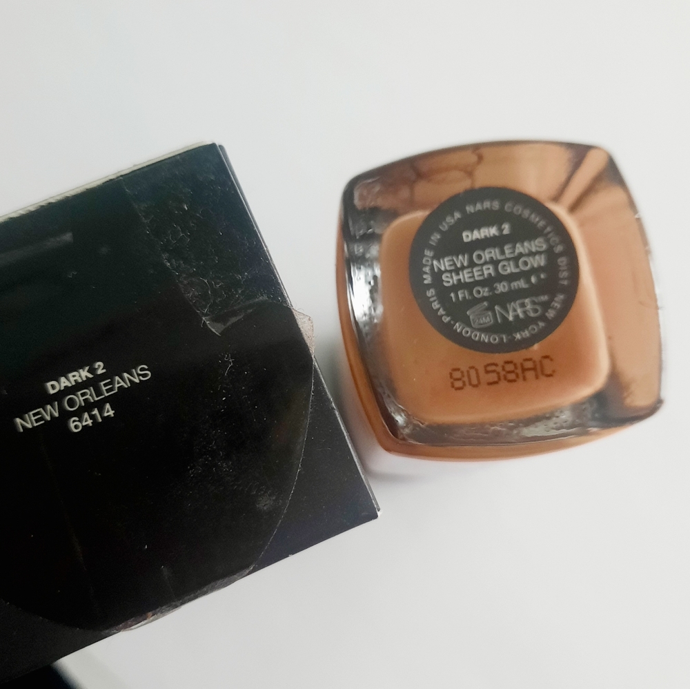 NARS Dark2 New Orleans Sheer Glow Foundation - Picture 3 of 5